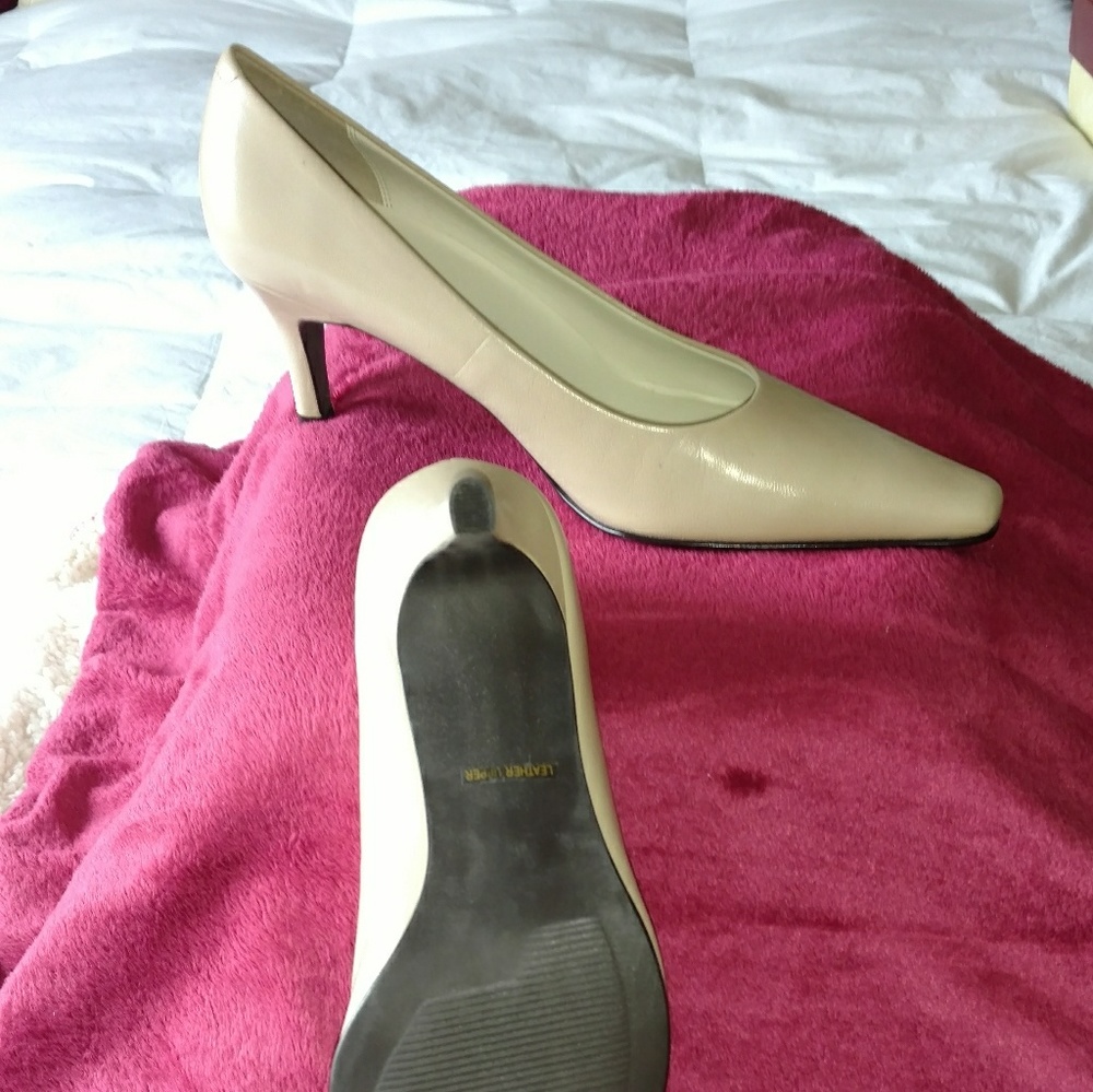 Maripe Beige Leather Pumps